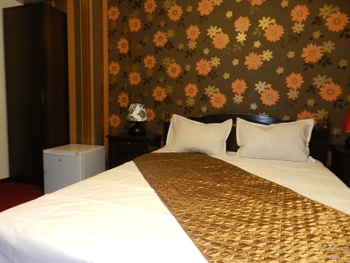 Hotel Marinii Bucarest Esterno foto