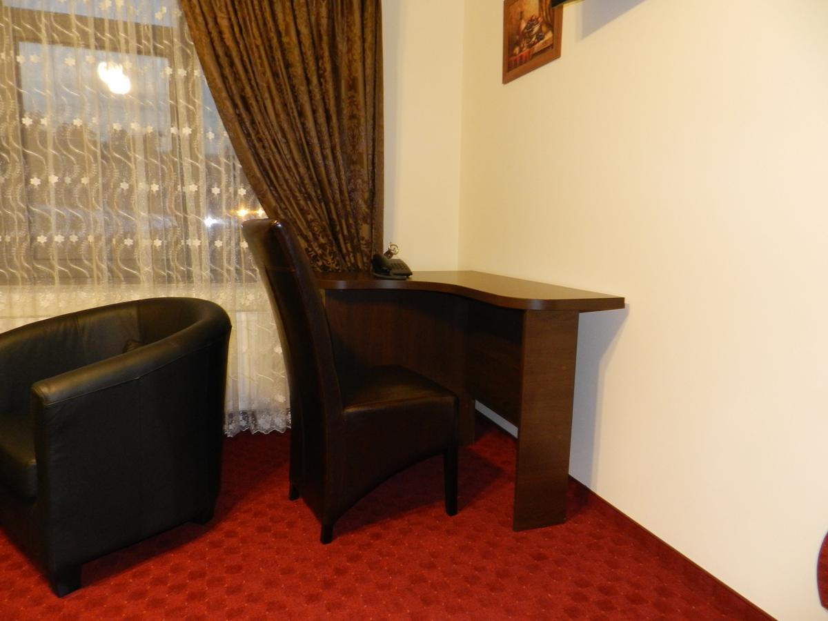 Hotel Marinii Bucarest Esterno foto