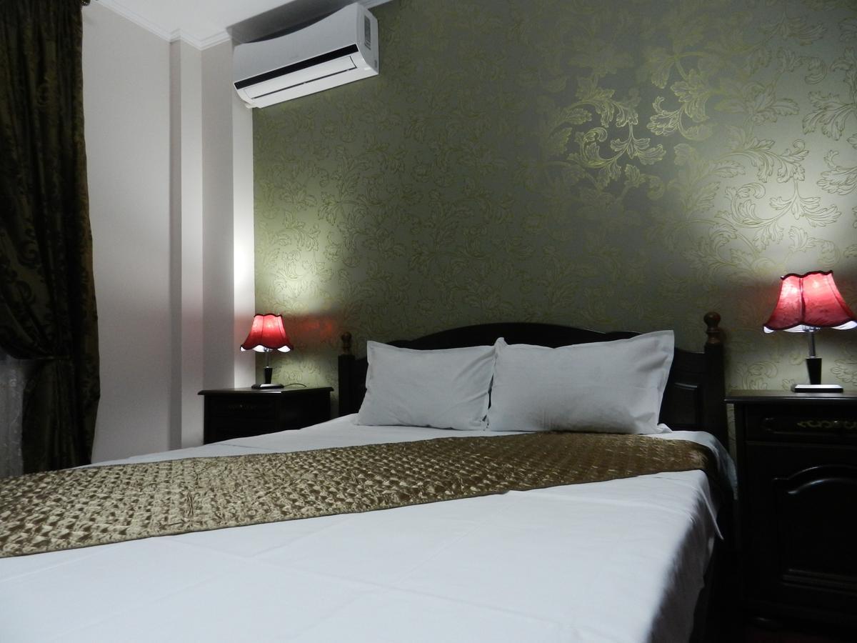 Hotel Marinii Bucarest Esterno foto