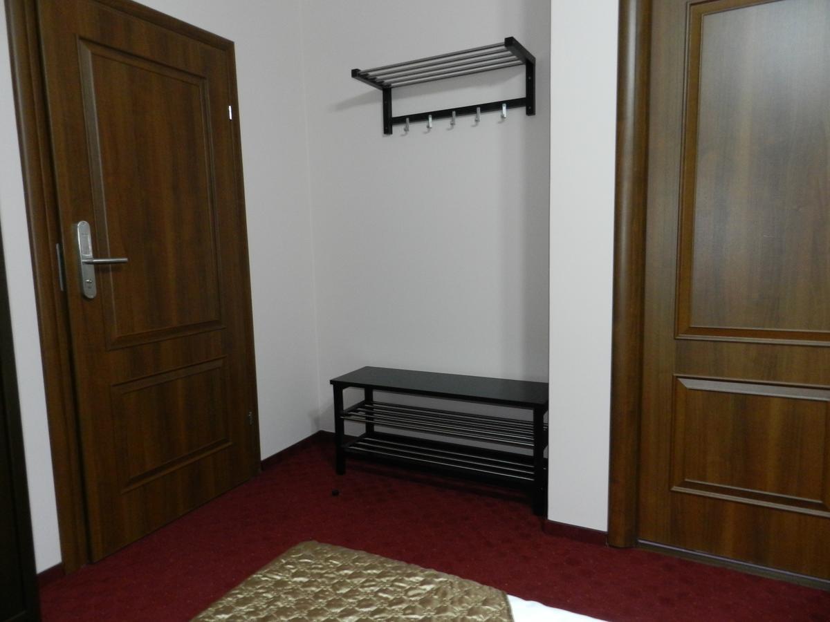 Hotel Marinii Bucarest Esterno foto
