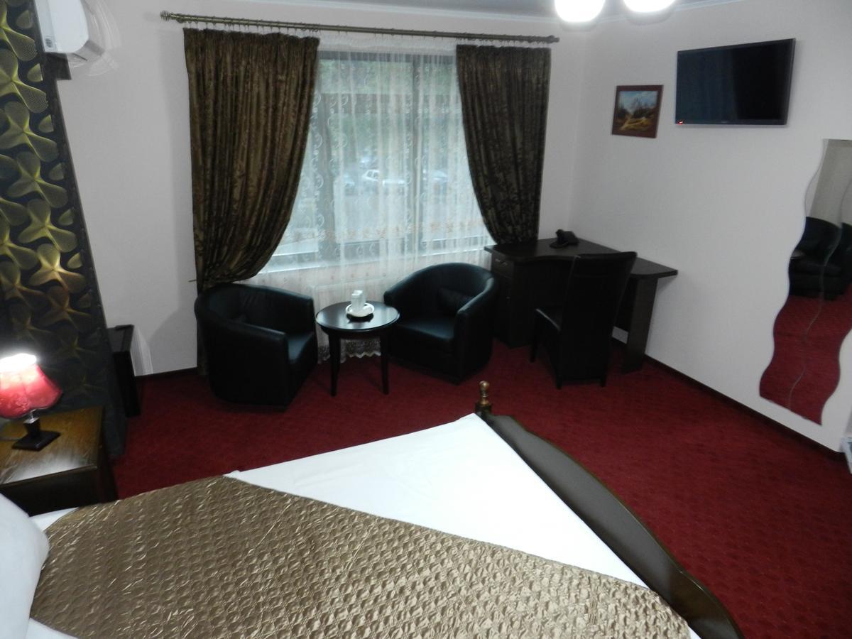 Hotel Marinii Bucarest Esterno foto