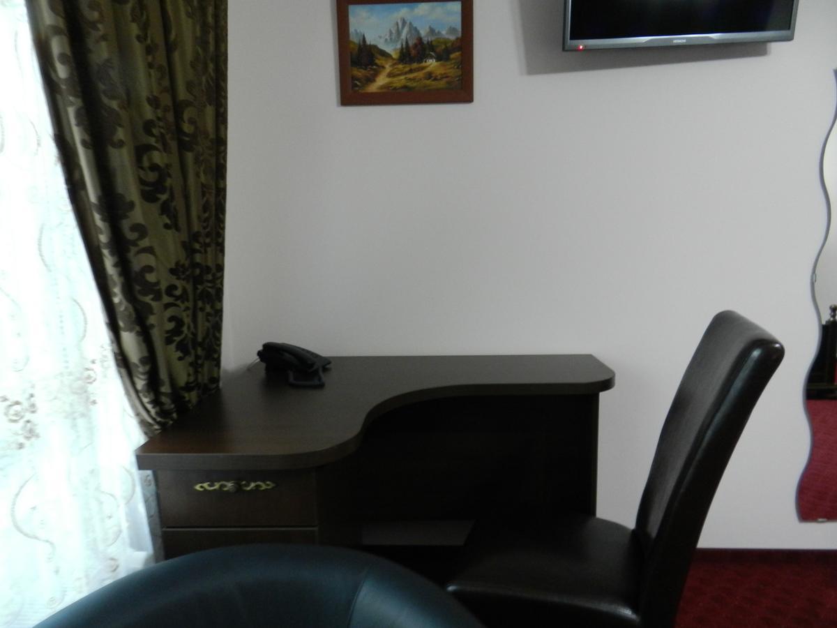 Hotel Marinii Bucarest Esterno foto